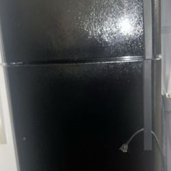Kenmore Top- Freezer Refrigerator 