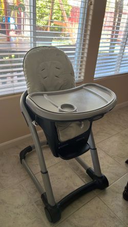 Toddler Chair/ Silla Periquera