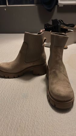 Size 6 light brown boots
