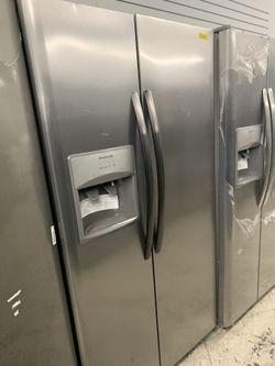 Frigidaire side by side in stainless steel