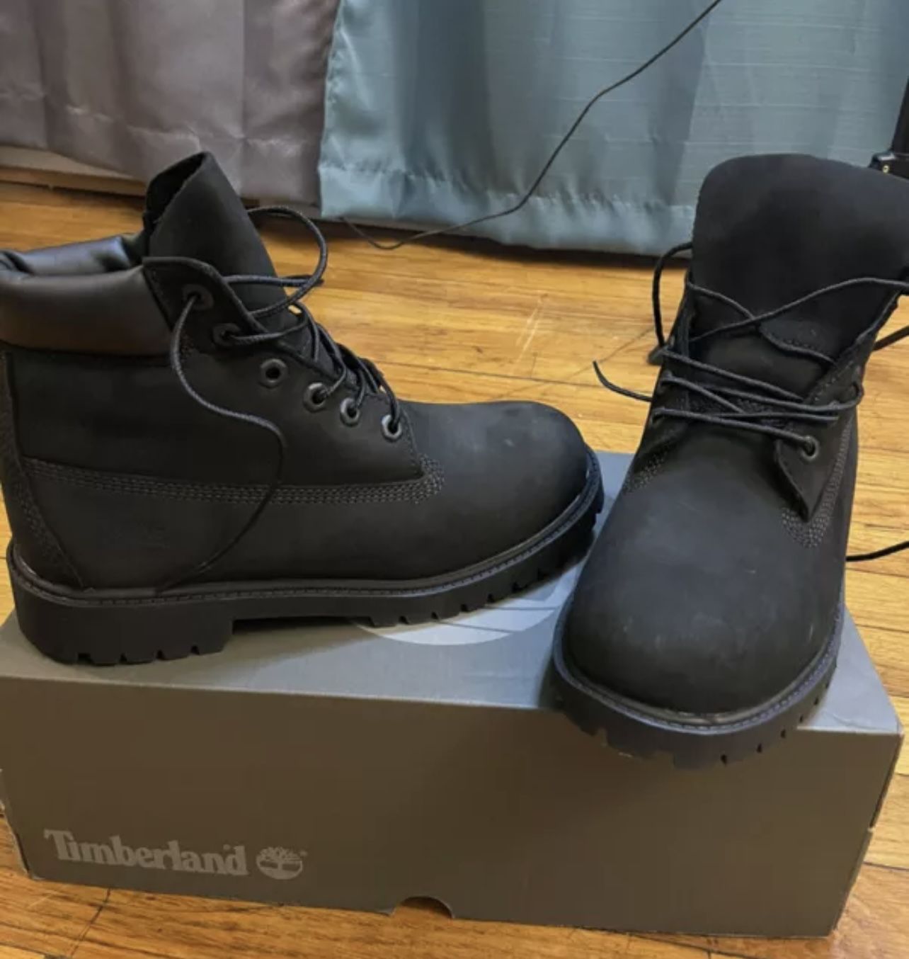 Timberland Boots Boys 5.5 Brand New