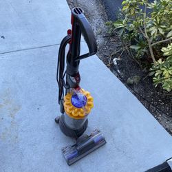 Dyson Ball Multi Floor (UP13) Upright Vacuum — Barely Used — Local Pickup Only — $99 (Fort Lauderdale 33308)