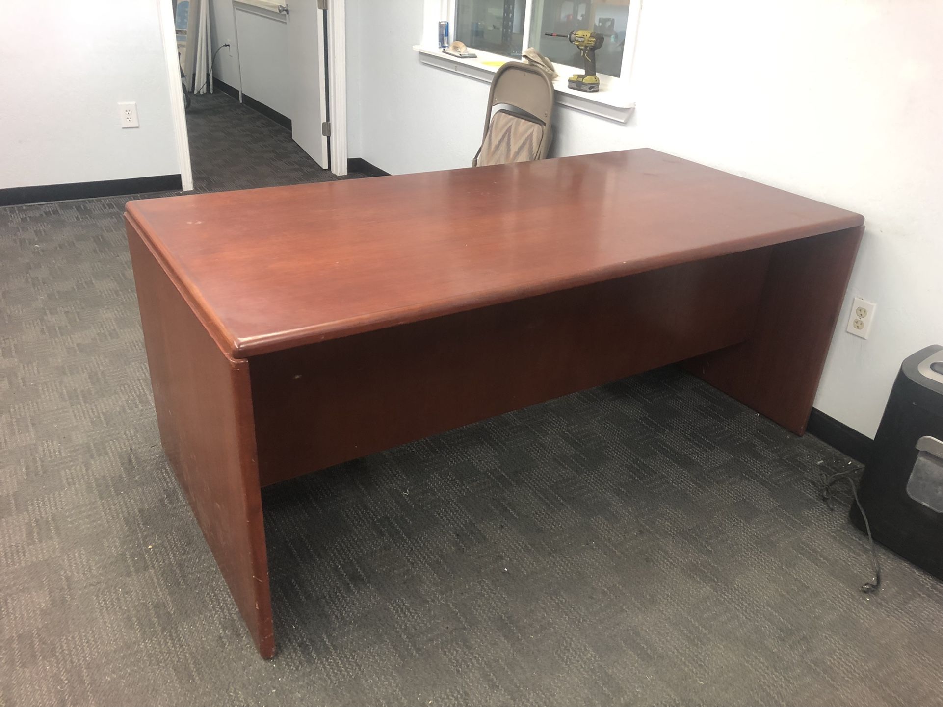 Desk 6’
