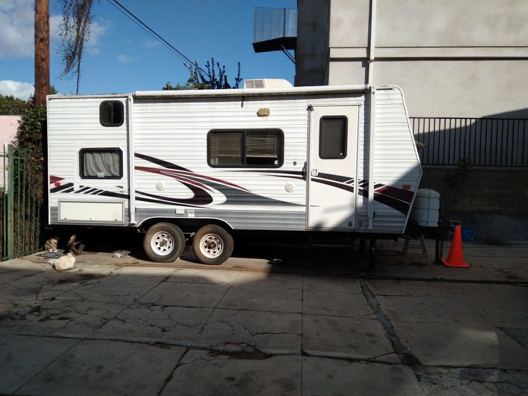 2009 FLEETWOOD 20 X 8 FEET