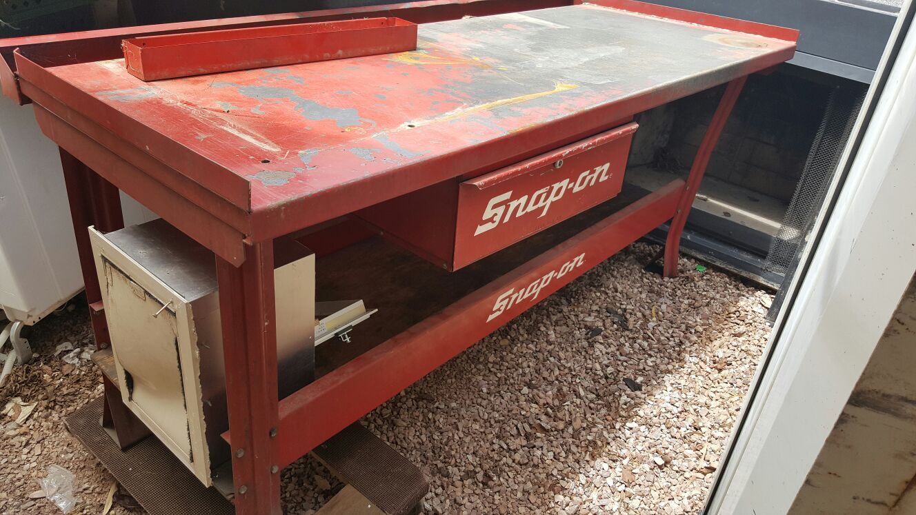 Snap on work bench transmission table