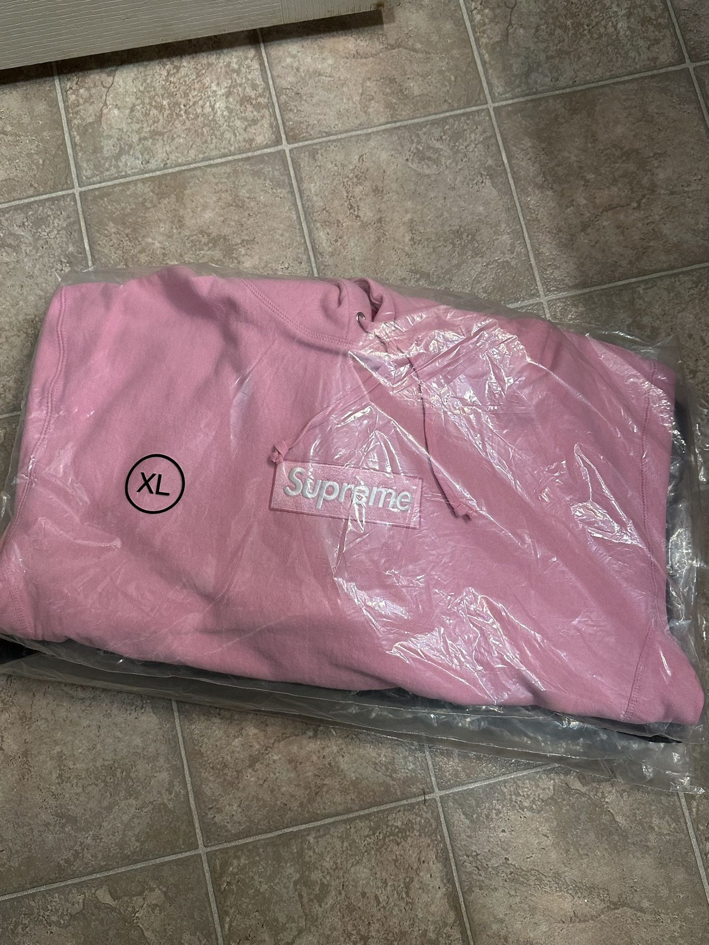 Supreme Box Logo Hoodie (Pink)