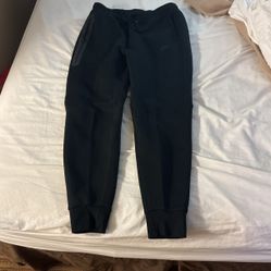 Nike Tech Joggers
