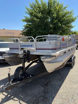 StarCraft SD 200 Fisherman Pontoon Boat – 48HP Johnson Outboard