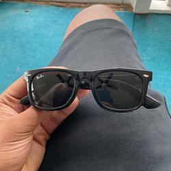 Ray-Ban Glossy Black Sunglasses 