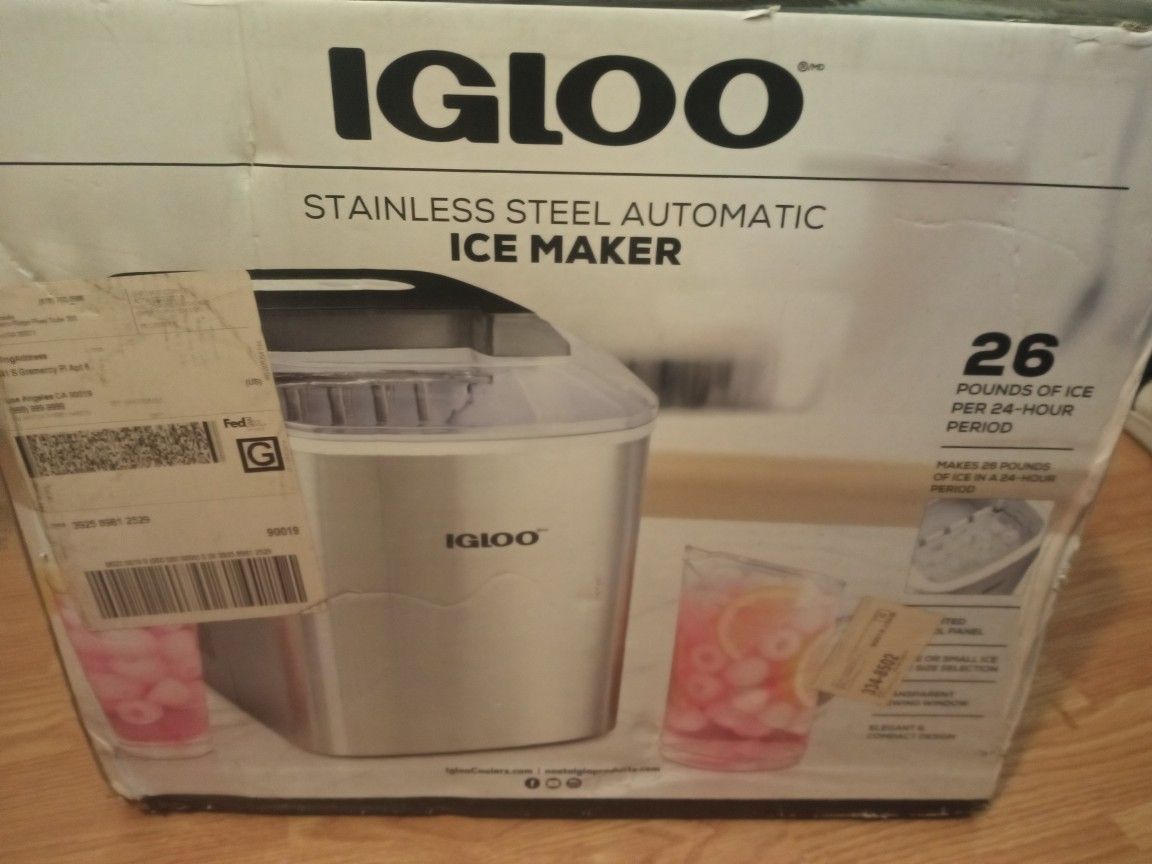 Igloo ice maker