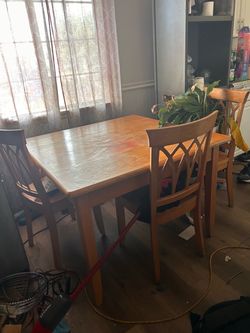 Free kitchen table