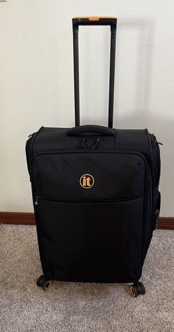 it Luggage Simultaneous 26x18x10 Spinner travel suitcase