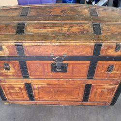 Steamer Trunk 
