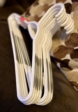 Strong Hangers 20 Pieces