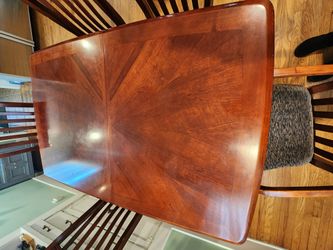 Table with 6 chairs