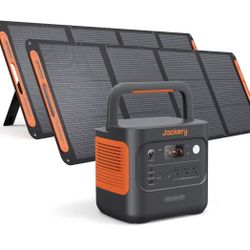 Jackery Explorer 2000 v2 Power Station + 2× SolarSaga 200 Panels – New