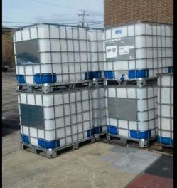 250 gallon tote recycling rain water for plants and animals good for recycling oil too