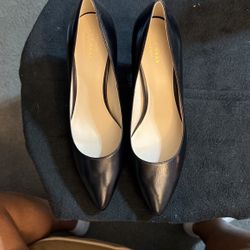 COLE HAAN BLACK HEELS 