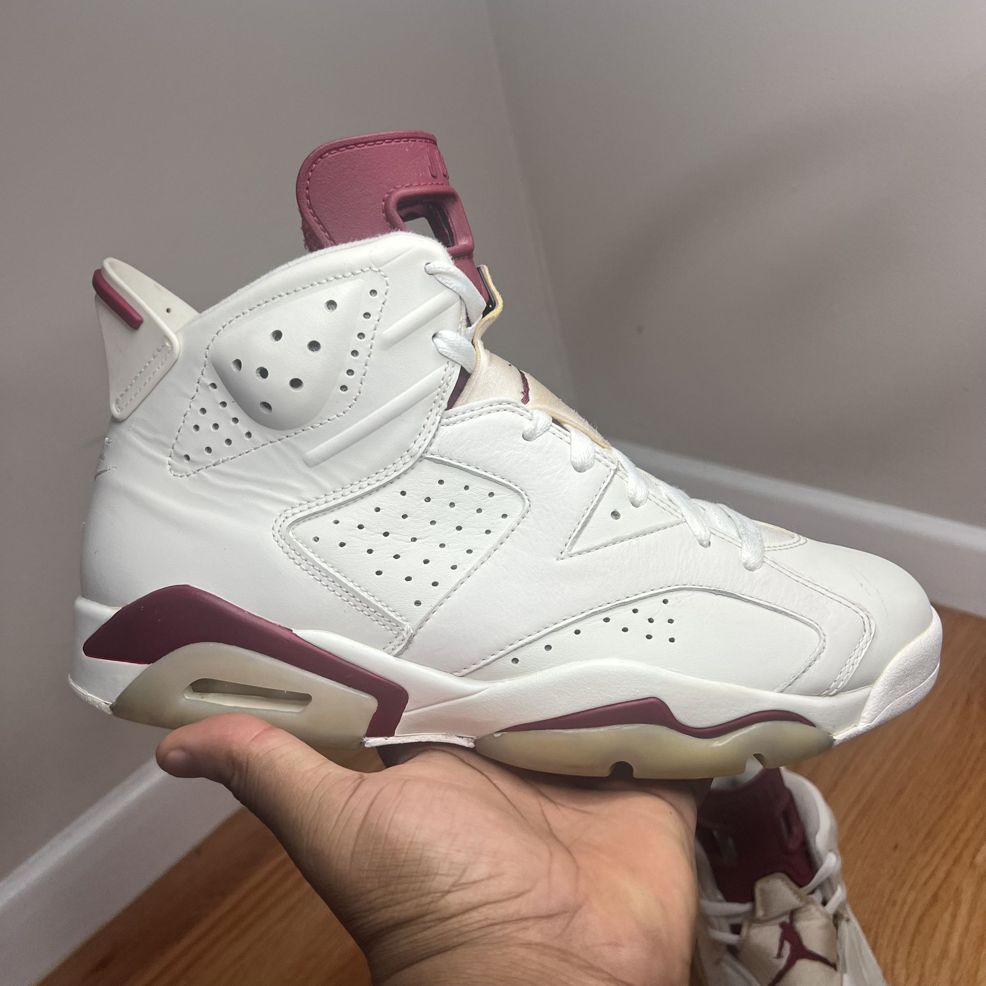 Air Jordan 6 Retro “Maroon 2015” Size 13 384664-116 Size 10M No Box