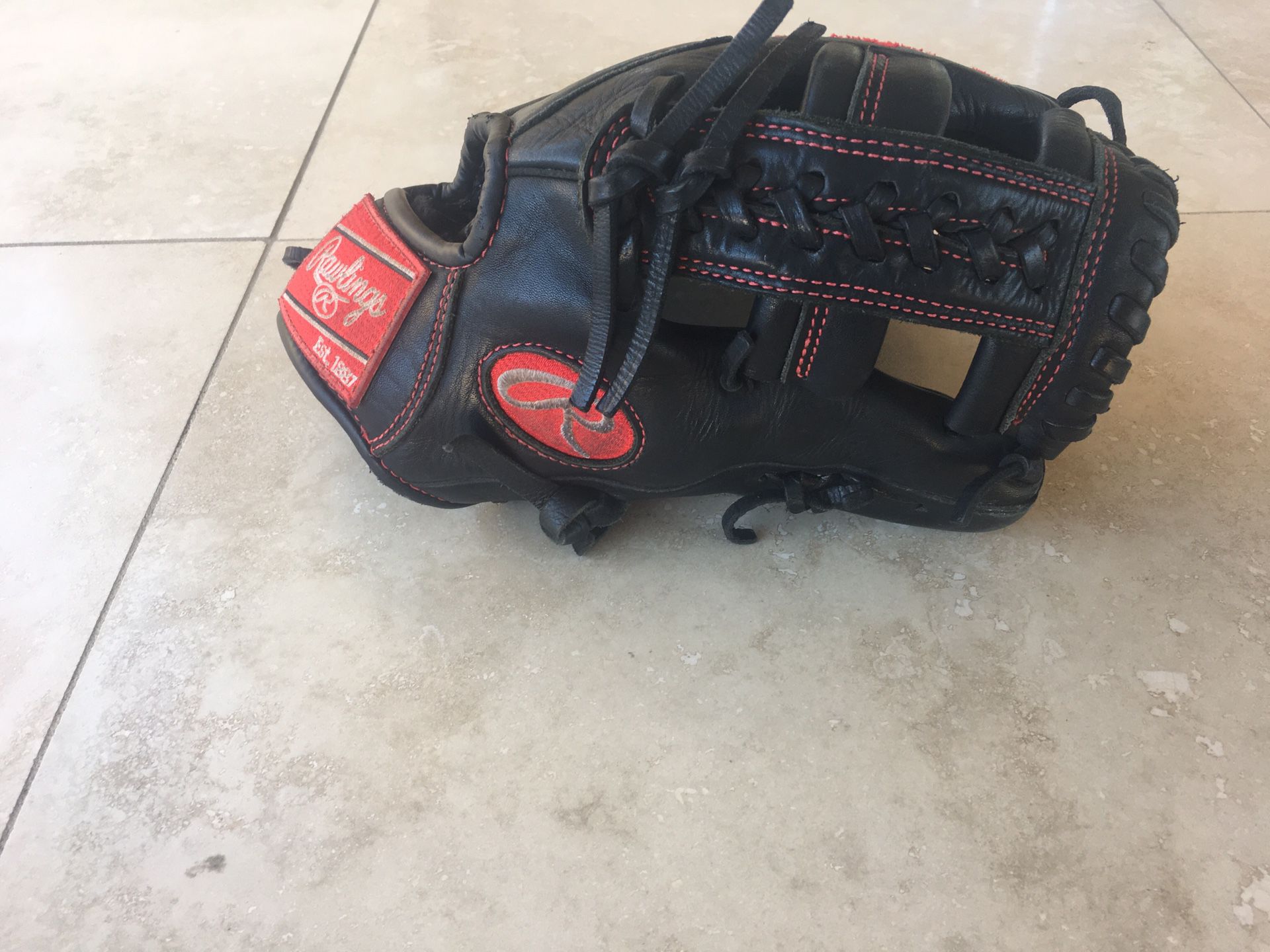 Rawlings “Gamer Series” GYPT1-1B Baseball Glove - 11 inch