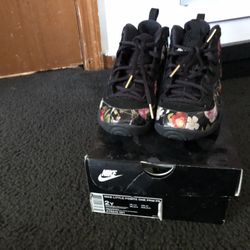 Girl Nike Posite Size 2y