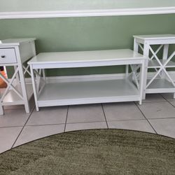 matching cocktail and end tables 