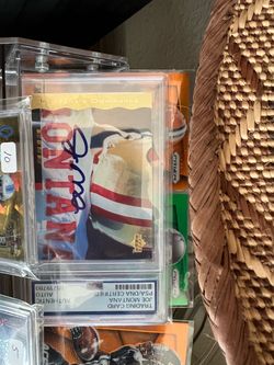 Joe Montana Signed Upper Deck Trading Card PSA/DNA