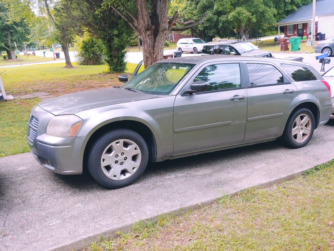 2005 Dodge Magnum