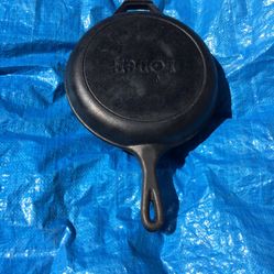 Lodge Cast Iron Pan And Lid