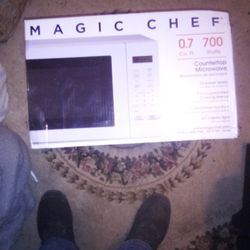 Magic Chef Microwave 700 W