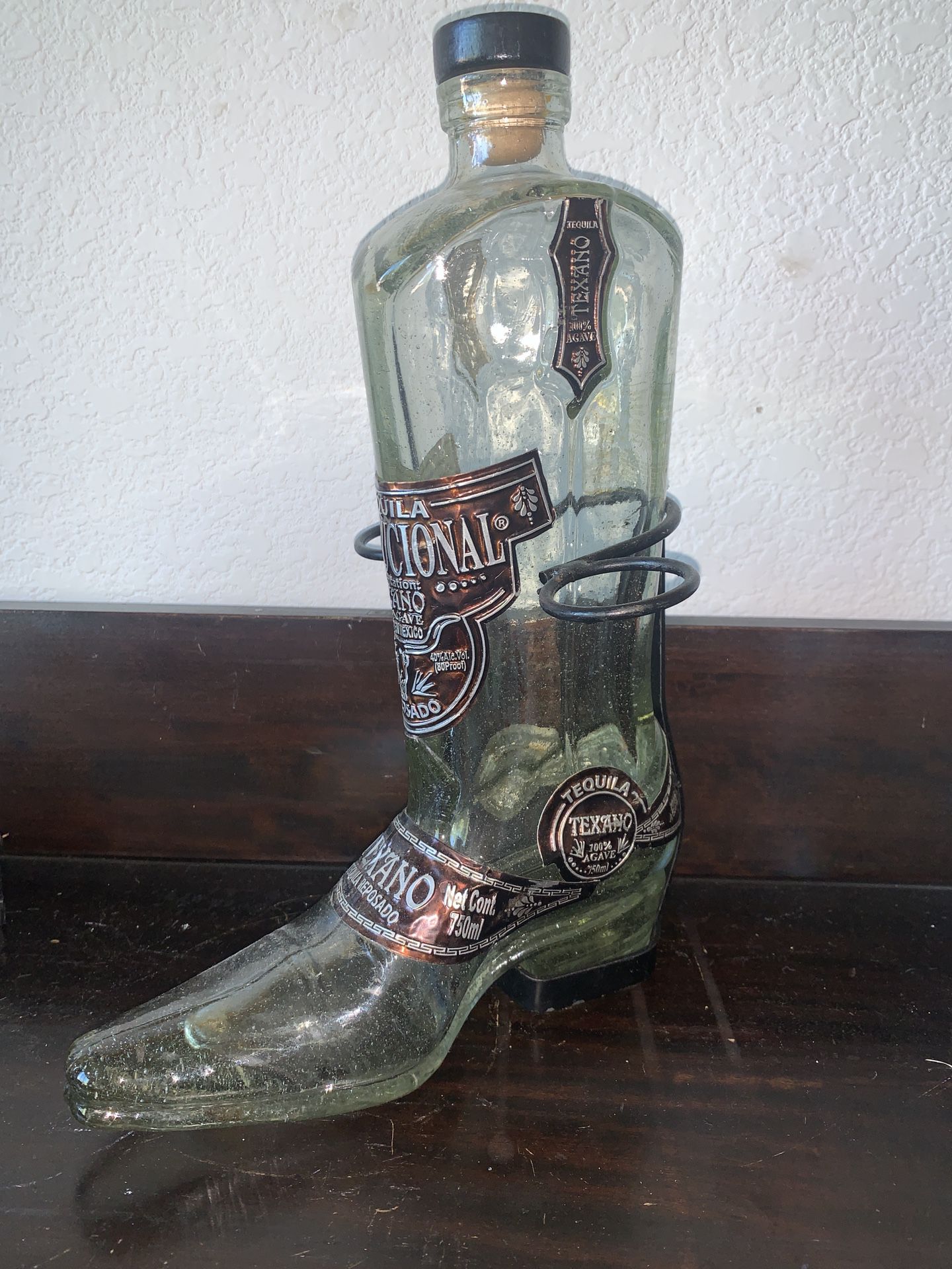 Collectors Thick Glass Tequila Boot, “ Tequila Institucional Presentacion Texano” Empty, Made In Mexico