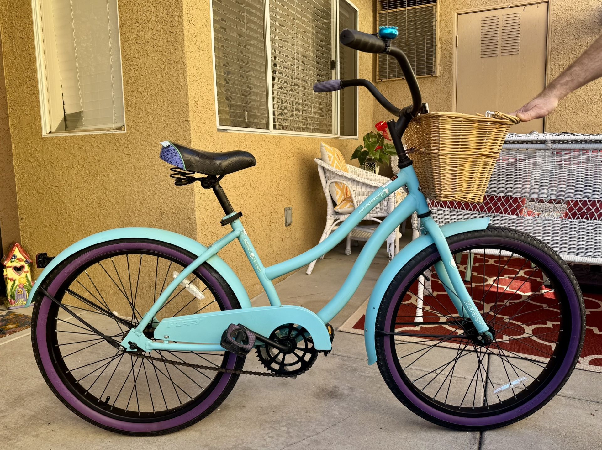 Huffy beach cruiser bike