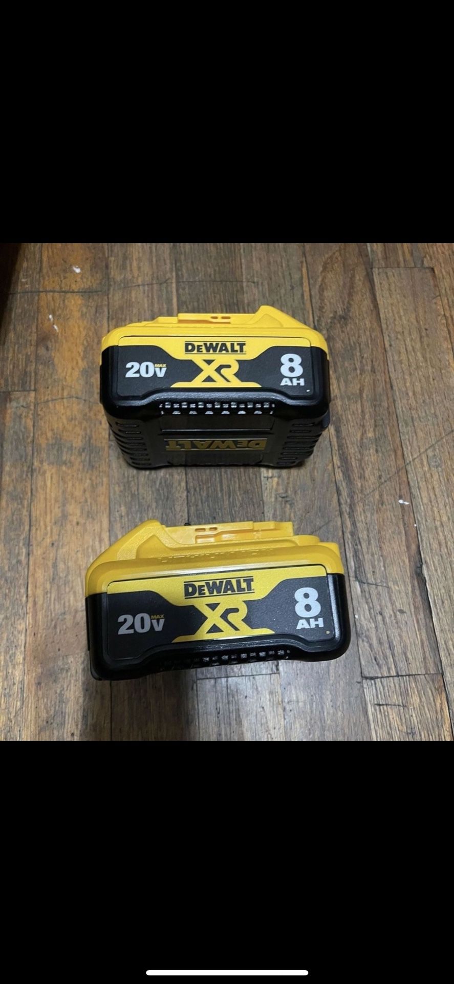 Dewalt Battery 8AH 20v. $100 EACH 🔥Firm Price 🔥 Pick Up Only