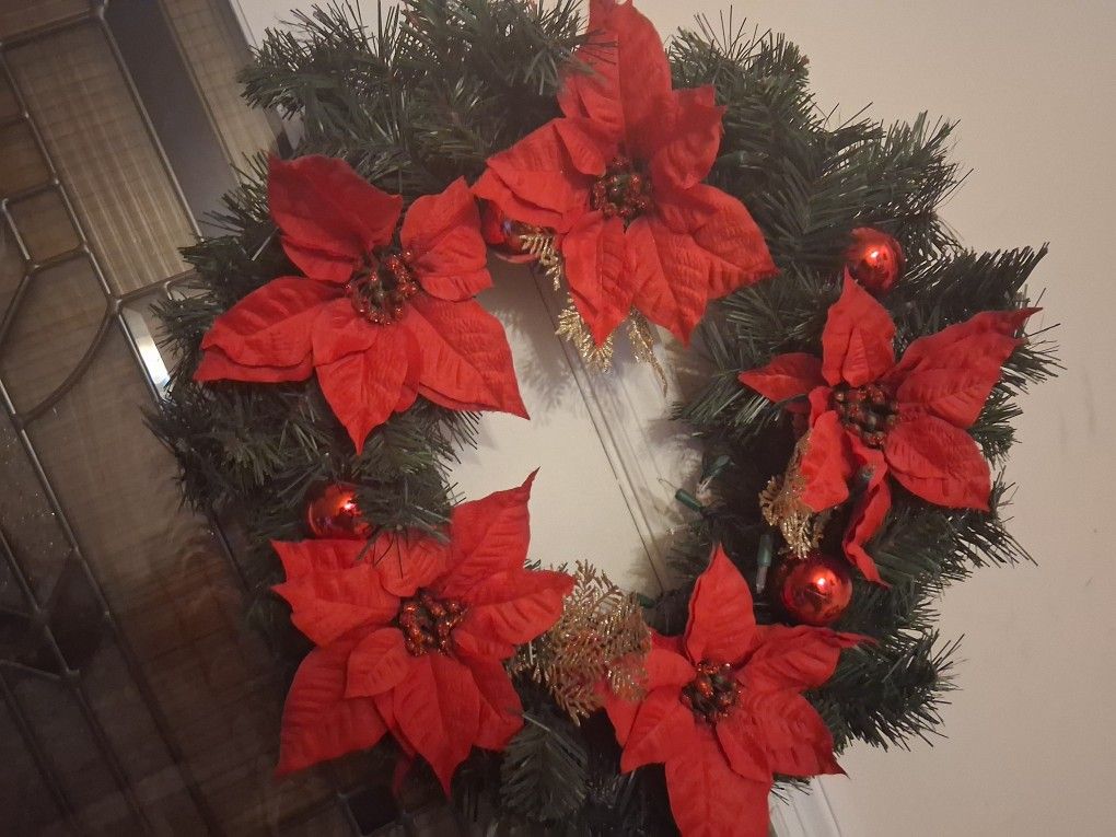 Beautiful  Front Door CHRISTMAS  Wreath....like New