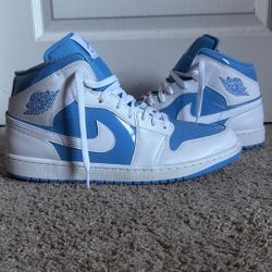 Air Jordan 1 Mid SE Legend Blue