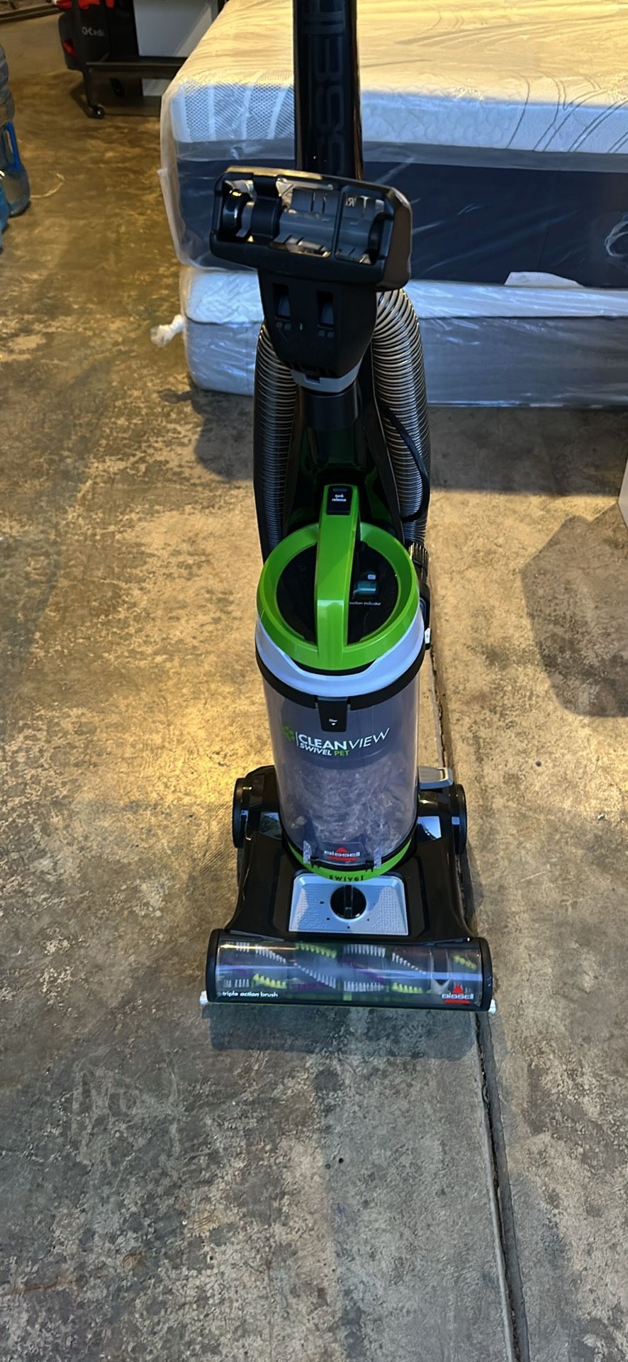 BISSELL CleanView Swivel Upright Bagless Vacuum with Swivel Steering, Powerful Pet Hair
