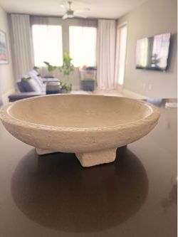 Decorative ceramic bowl