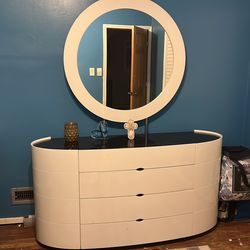 White lacquer bedroom furniture
