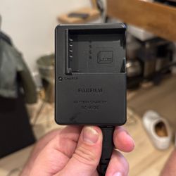 Fujifilm Bc W126 Original Charger