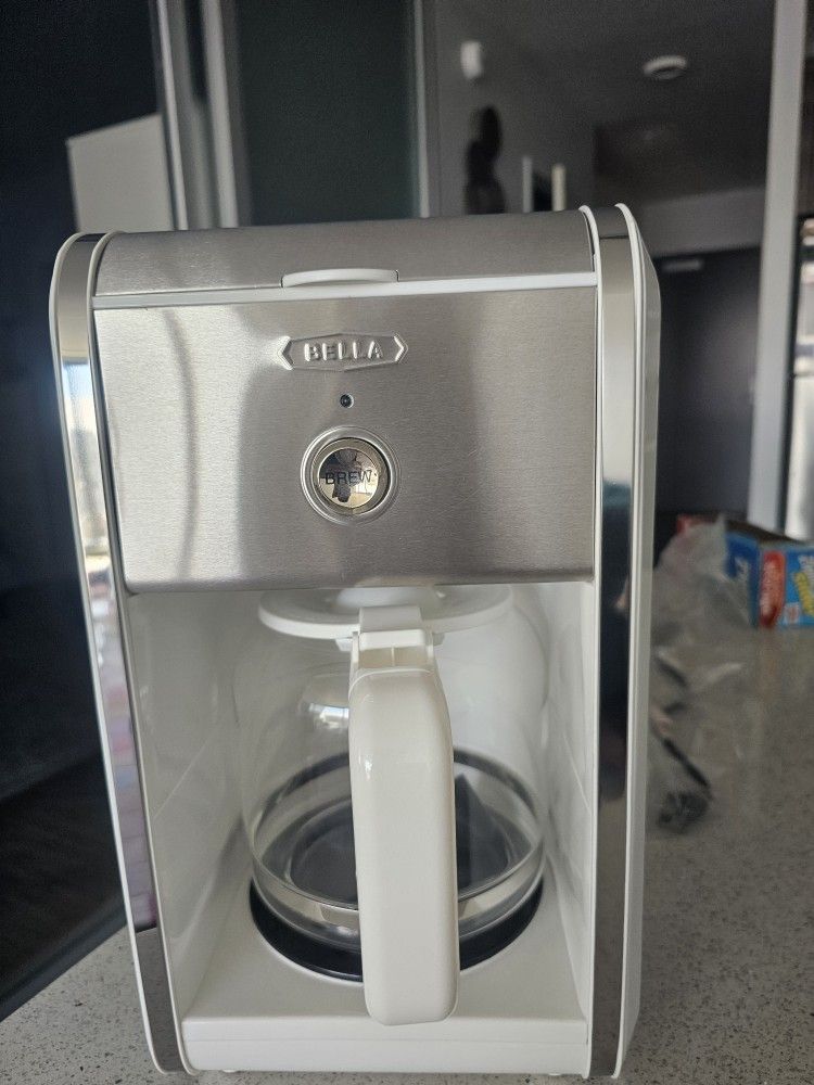 Bella Dots Collection 12-cup Coffee Maker