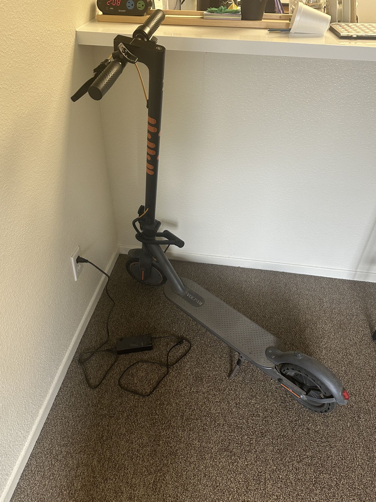 Folding E Scooter (For Parts Or Repair Only)