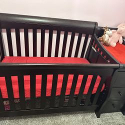 Crib With Attachable Changing Table 
