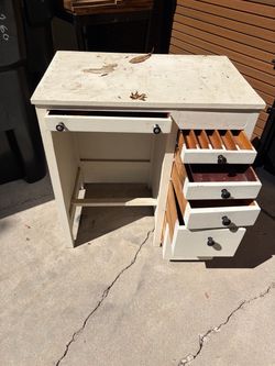 Small sewing desk, free
