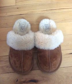 Women's ugg slippers