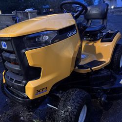 Lawn mower with snow blower