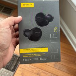 Jabra Elite Active 75t True Wireless Earbuds with Wireless Charging Enabled Case