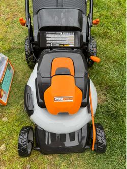 Worx mower, 2 batteries and charger