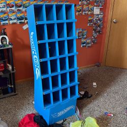 Hotwheels Shipper 60 car 40$ Or Best Offer 
