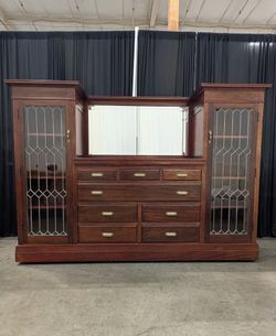 Traditional Mahogany Wood China Cabinet with Mirror