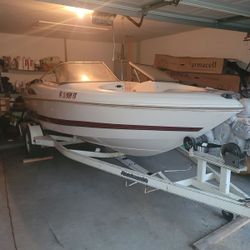 1995 Excel Boat, Comes With Trailer! 